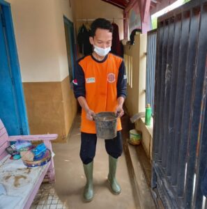 Task Hidayatullah Bantu Korban Banjir di Tegal 1