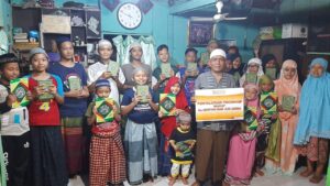 Salurkan Wakaf Mushaf Al Quran Dan Juz Amma Untuk Pesantren Masyarakat`