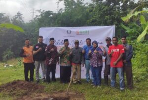 Dewan Pengurus Daerah (DPD) Kab. Semarang Bersama BMH Gerai Kab. Semarang  melaksanakan agenda Peletakan Batu Pertama pembangunan Ponpes Darul Hijrah